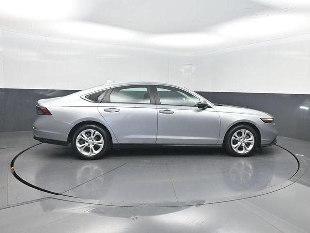 Used 2025 Honda Accord LX image 29