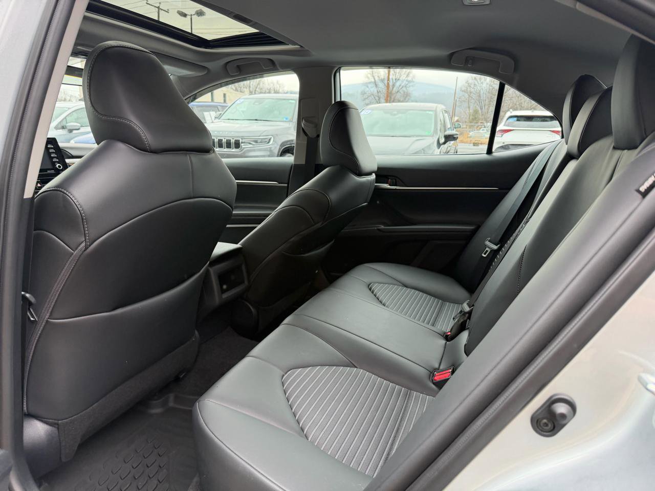 Used 2023 Toyota Camry SE w/ Cold Weather Package image 20