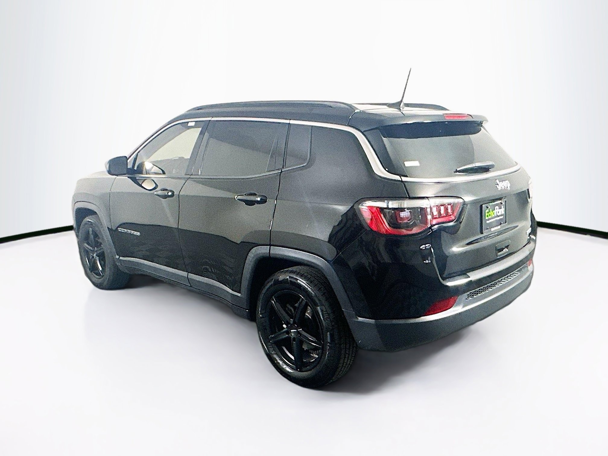 Used 2021 Jeep Compass Latitude FWD image 5