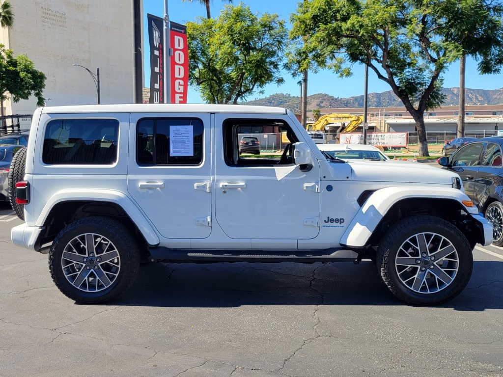 Used 2024 Jeep Wrangler High Altitude AWD/4WD image 33