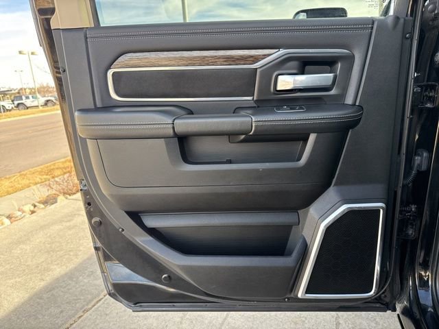 Used 2021 RAM 2500 Laramie w/ Body Color Bumper Group image 21