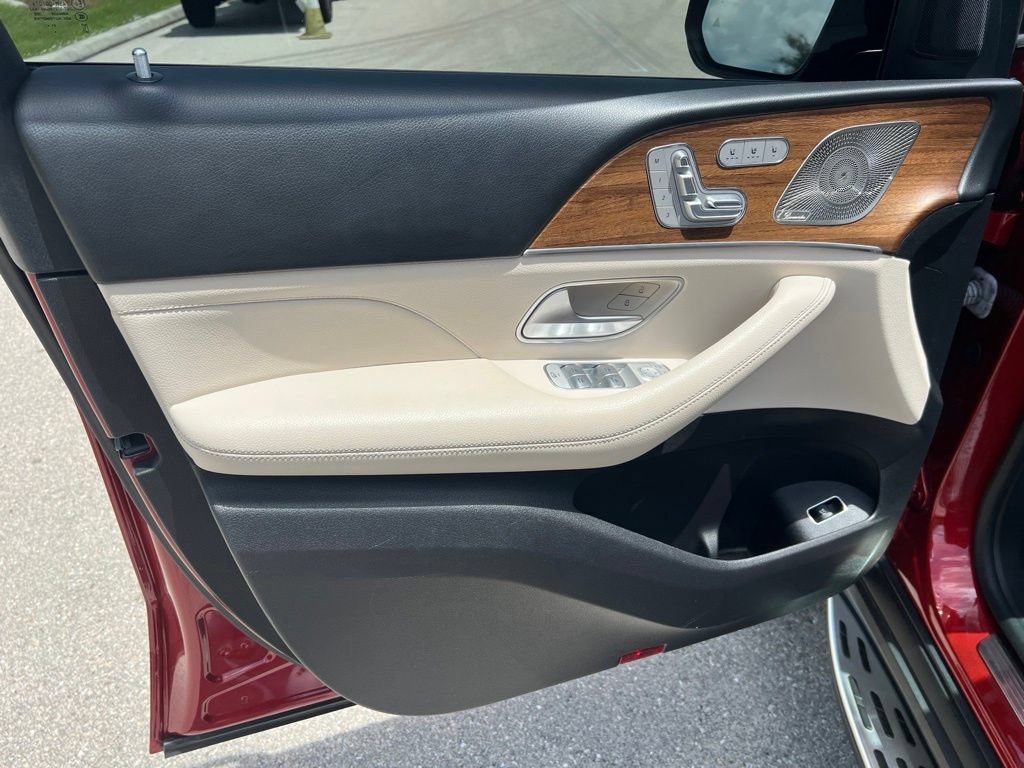 Used 2022 Mercedes-Benz GLS 450 4MATIC image 35