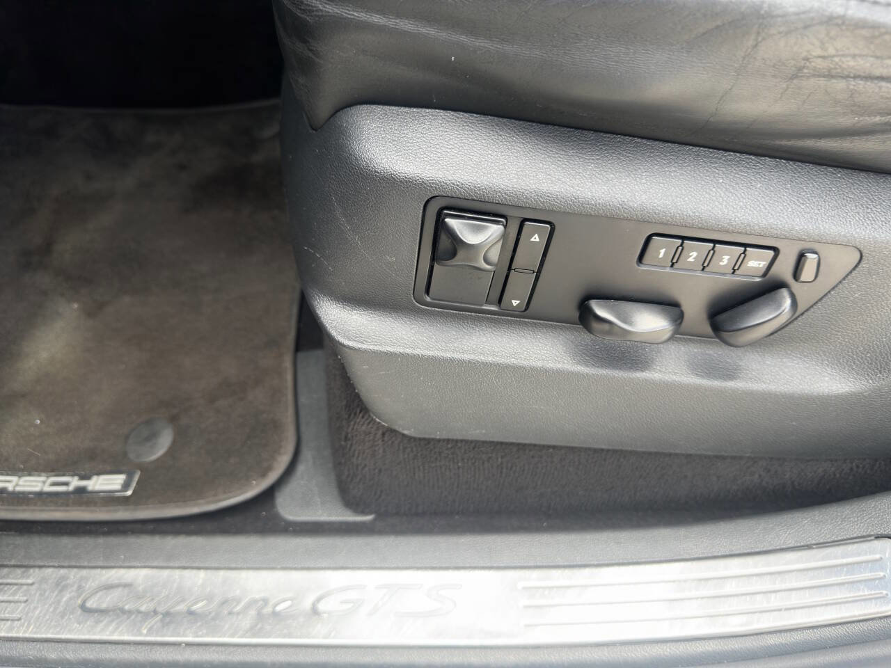 Used 2008 Porsche Cayenne GTS AWD/4WD image 5
