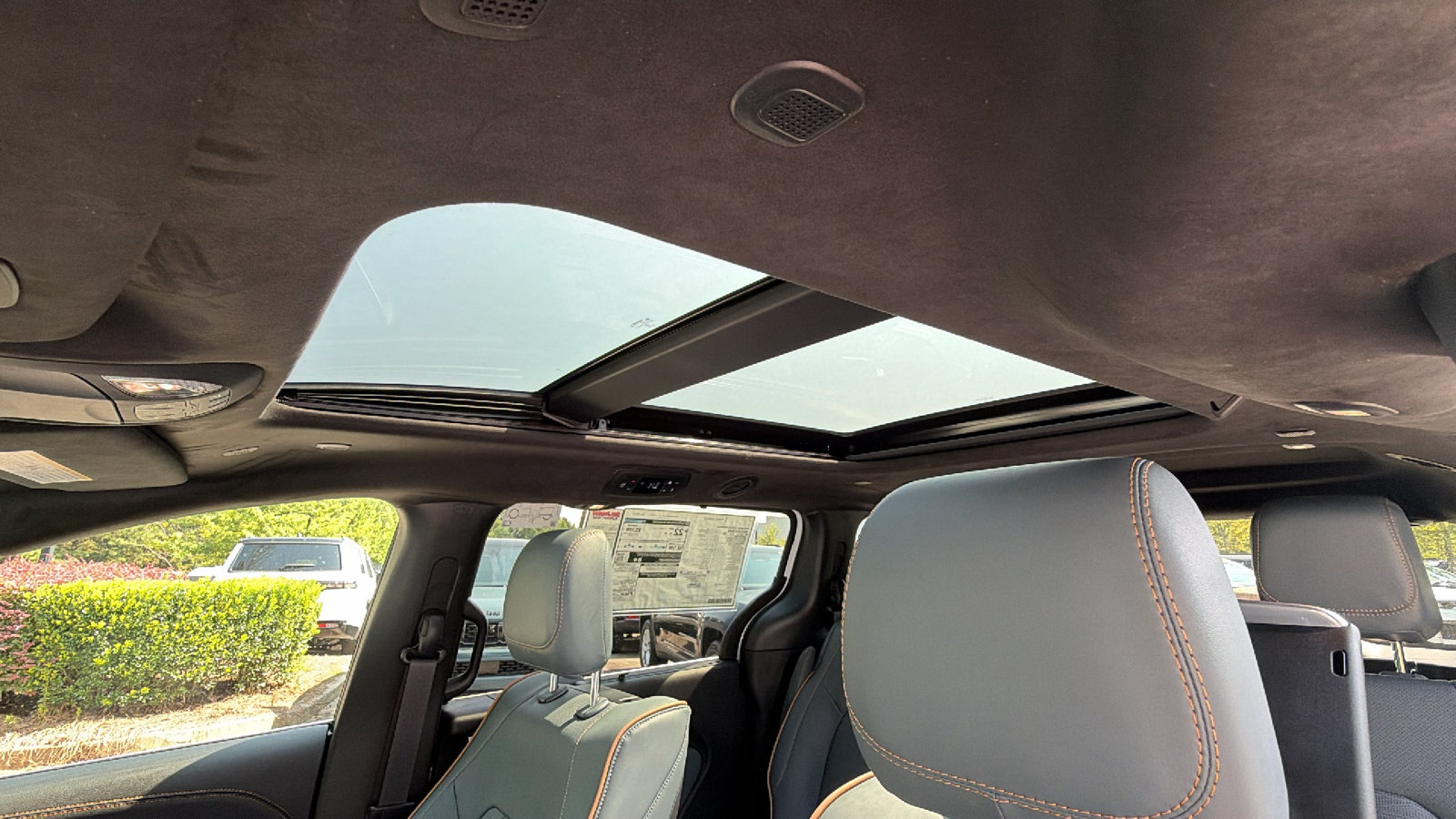 New 2027 Chrysler Pacifica Pinnacle FWD image 18