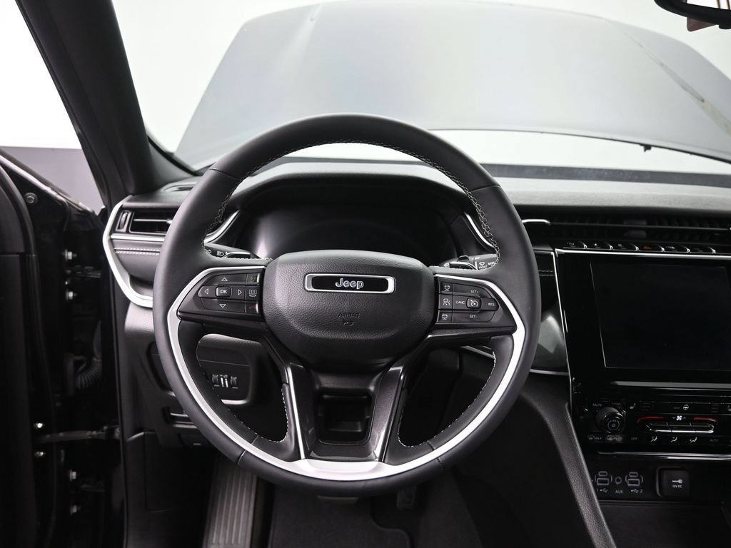 Used 2023 Jeep Grand Cherokee Altitude AWD/4WD image 26