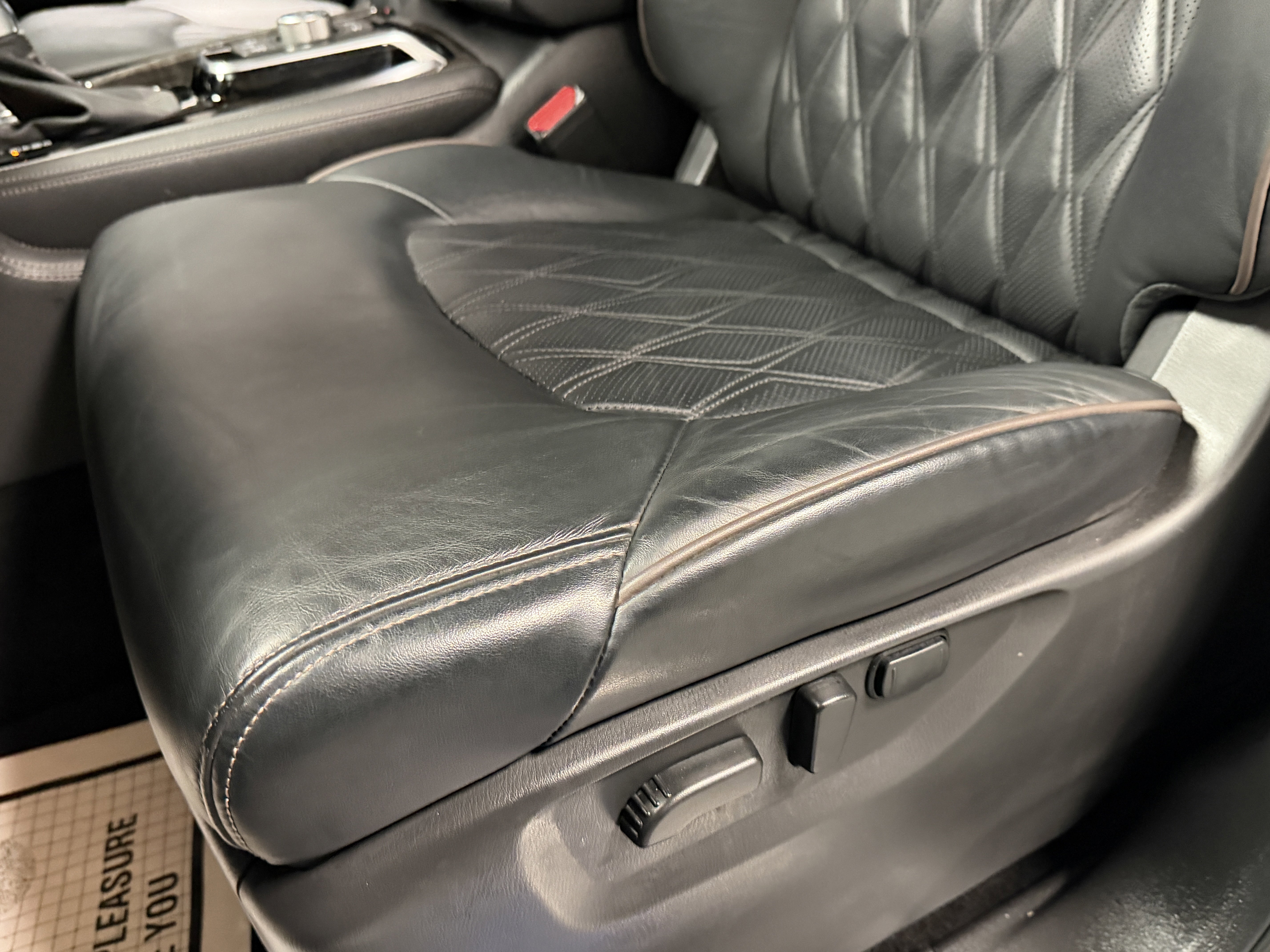 Used 2024 Nissan Armada Platinum w/ Captain's Chairs Package image 25