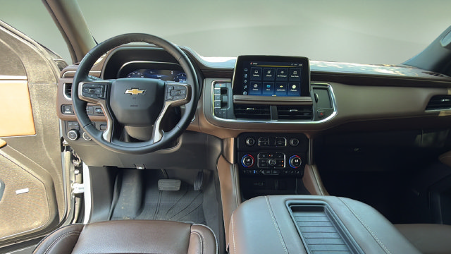 Used 2024 Chevrolet Suburban High Country AWD/4WD image 10