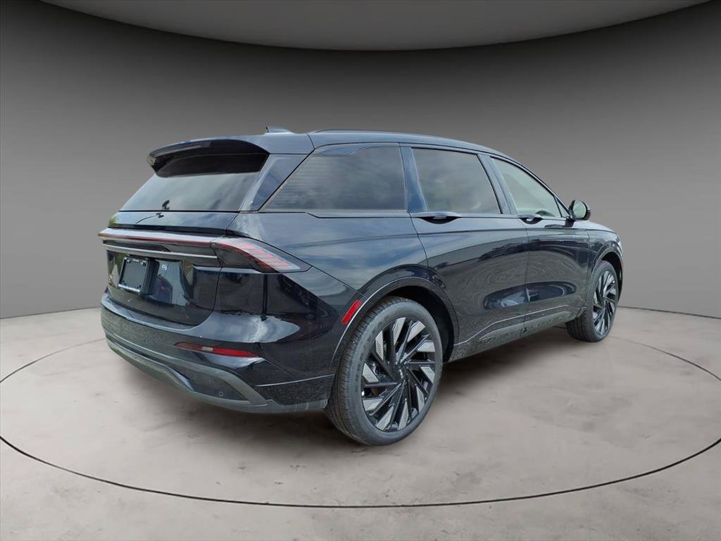 New 2025 Lincoln Nautilus Reserve w/ Jet Appearance Package AWD/4WD image 8