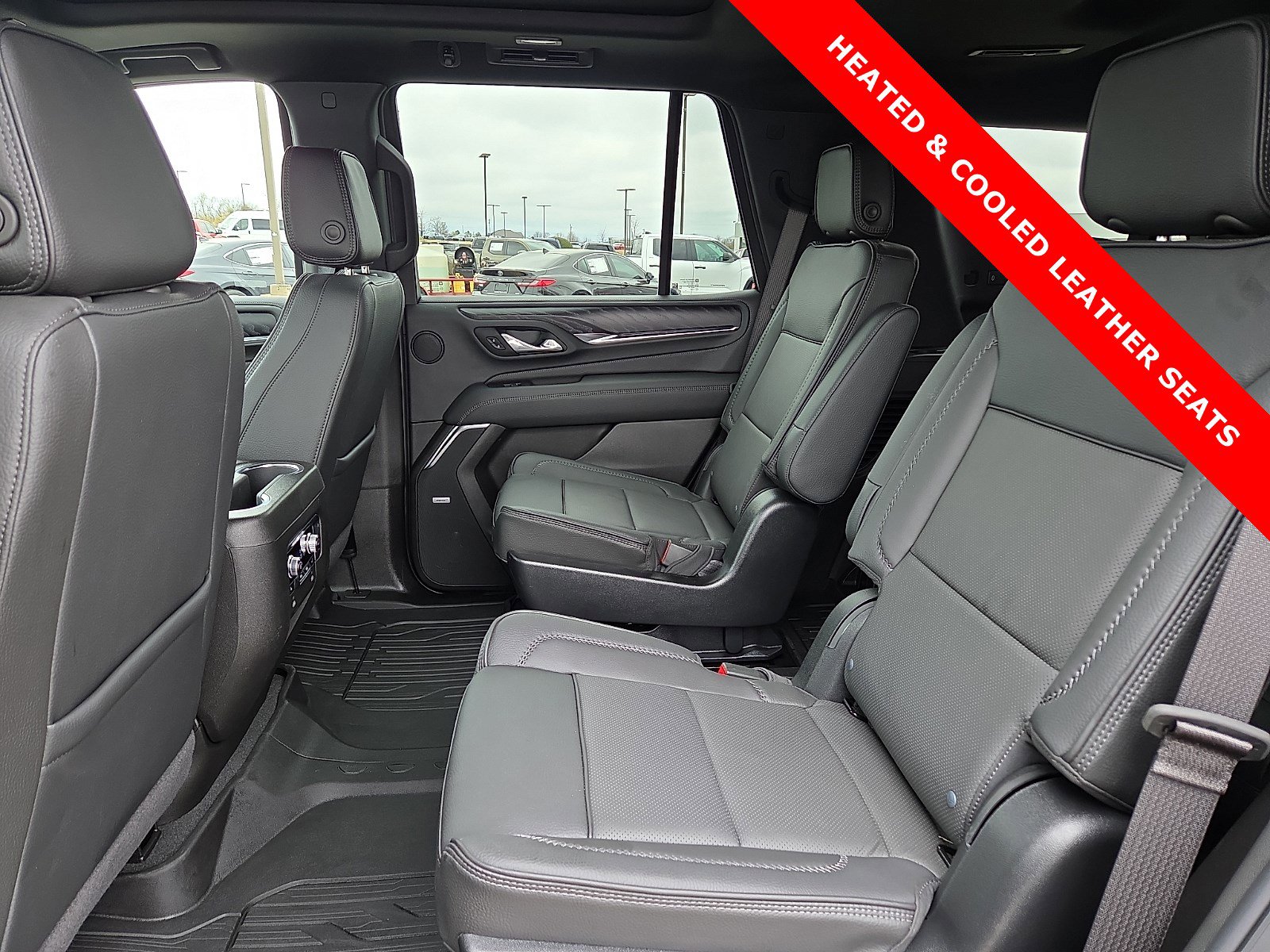 Used 2024 GMC Yukon Denali w/ LPO, Floor Liner Package AWD/4WD image 11