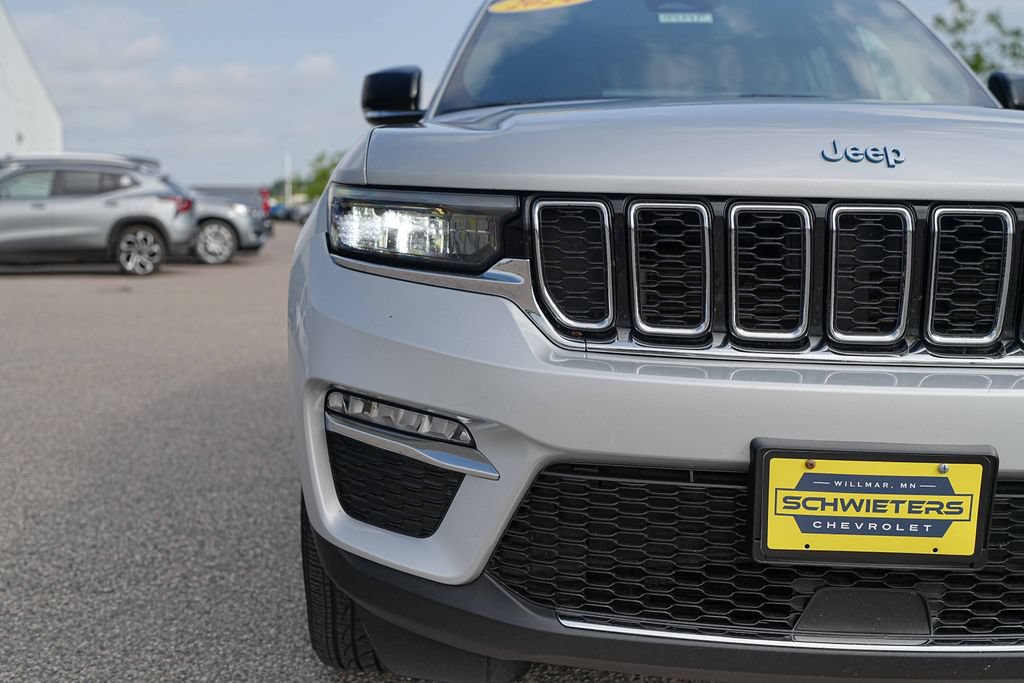 Used 2024 Jeep Grand Cherokee Limited 4xe AWD/4WD image 3