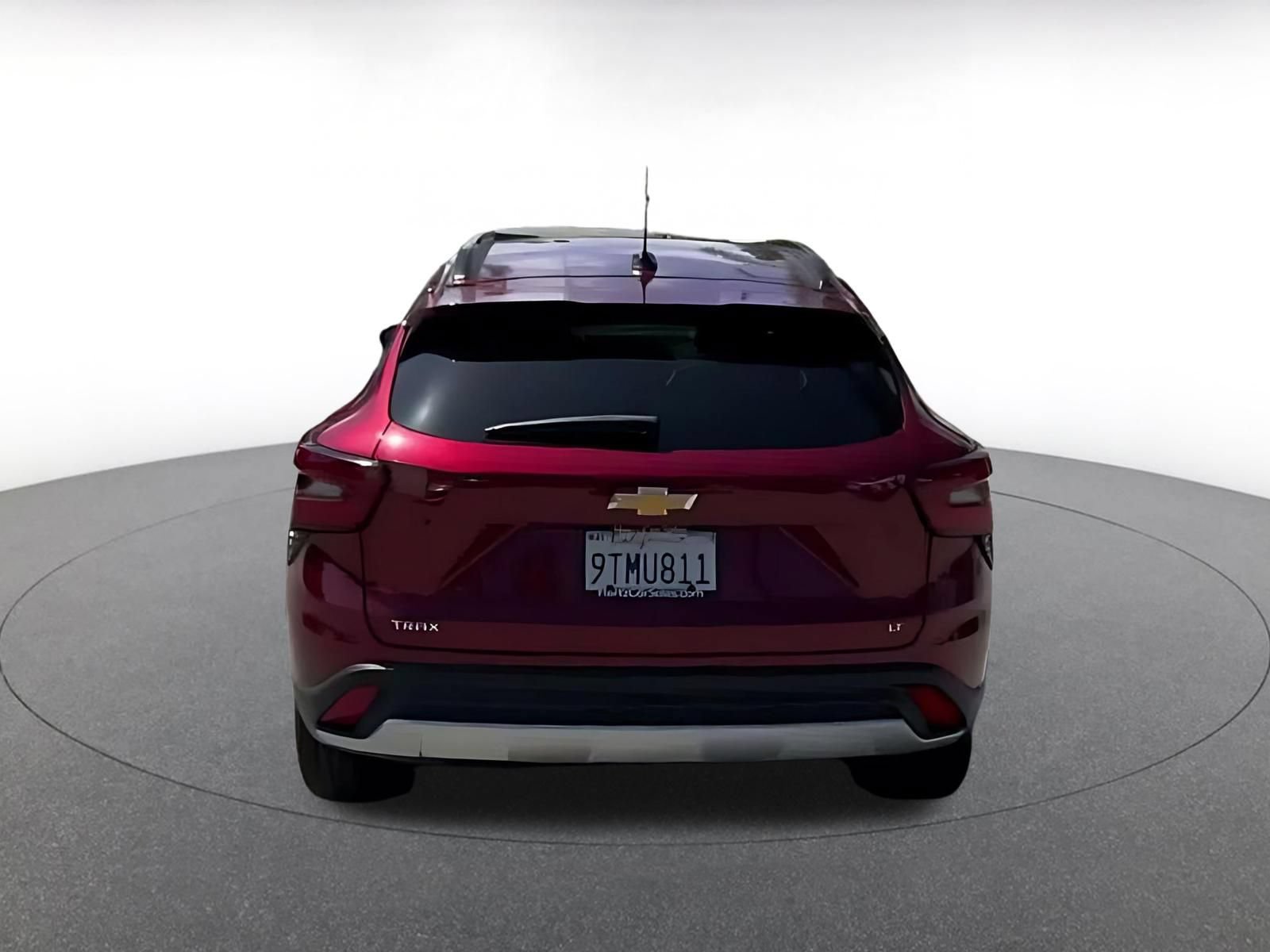 Used 2025 Chevrolet Trax LT FWD image 10