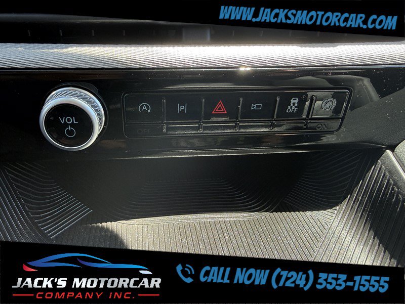 Used 2025 Ford Explorer Active w/ Active Comfort Package AWD/4WD image 30