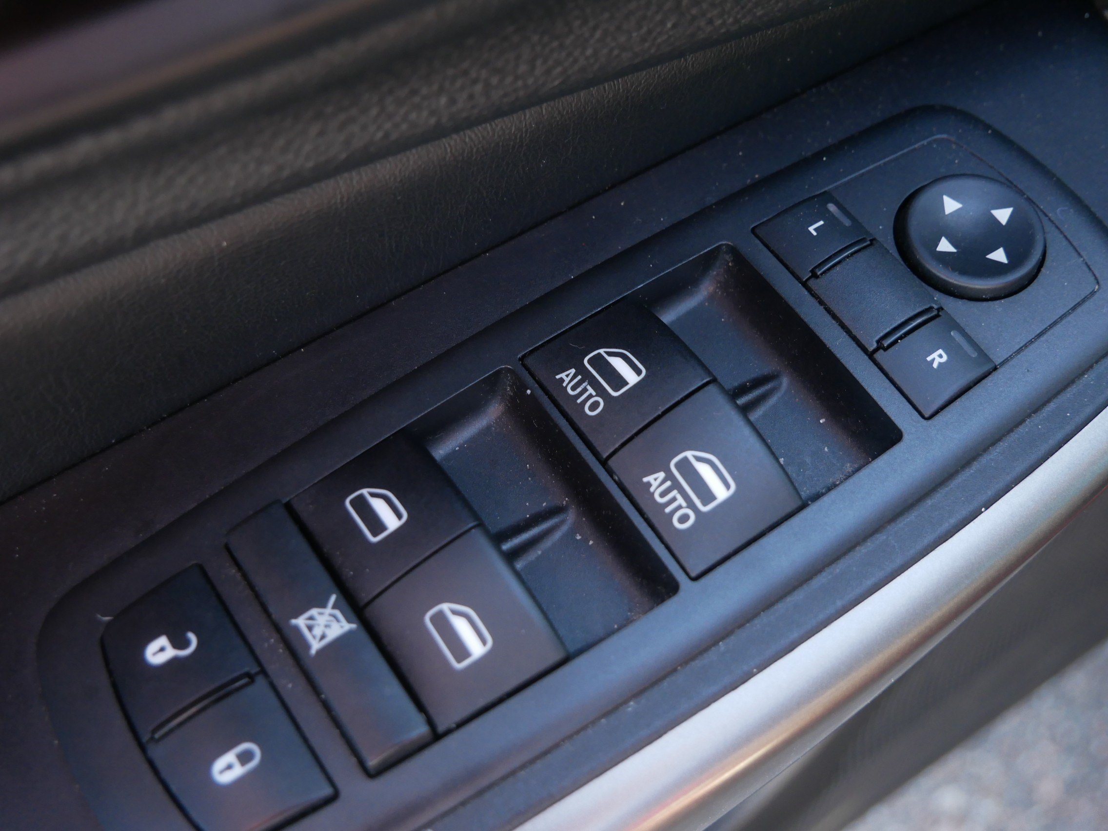 Certified 2020 Jeep Cherokee Latitude Plus w/ Comfort/Convenience Group AWD/4WD image 22