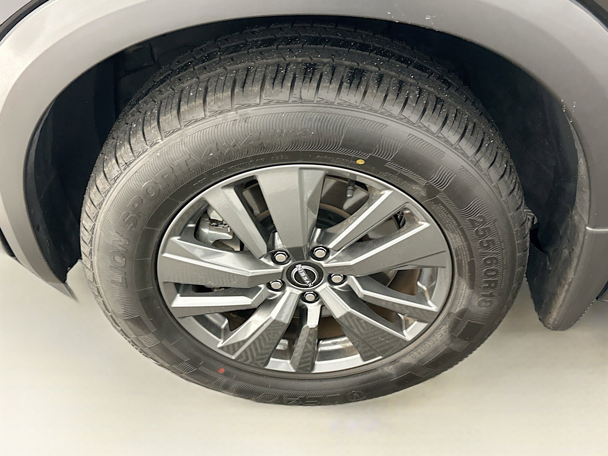 Used 2024 Nissan Pathfinder S image 11