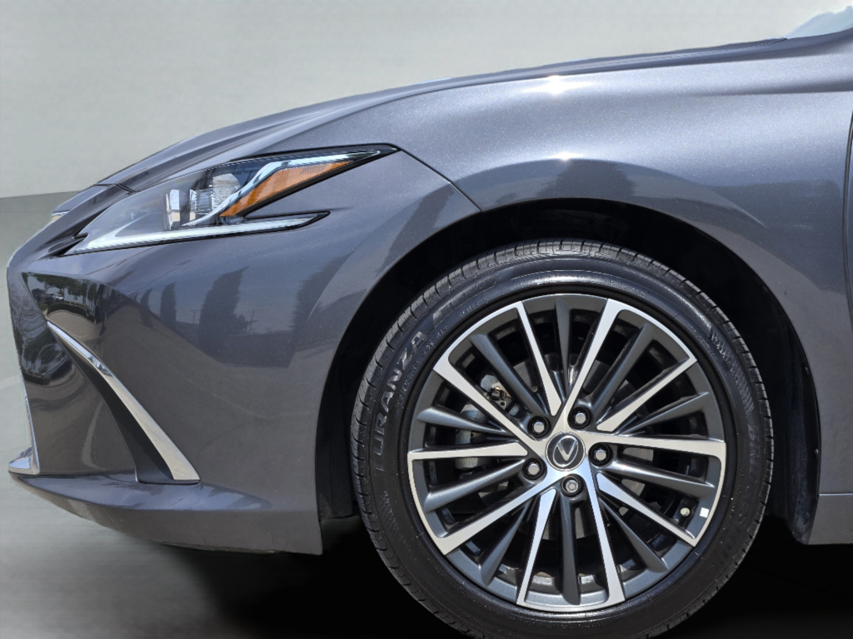 Used 2025 Lexus ES 350 w/ Premium Package FWD image 38