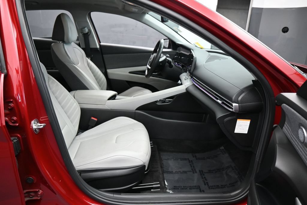 Used 2024 Hyundai Elantra Limited FWD image 41