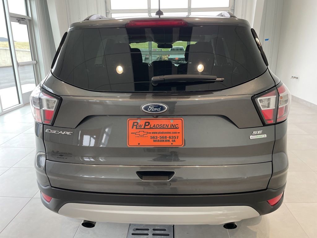 Used 2018 Ford Escape SE image 3
