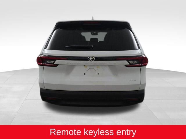 Used 2025 Toyota Grand Highlander FWD image 3