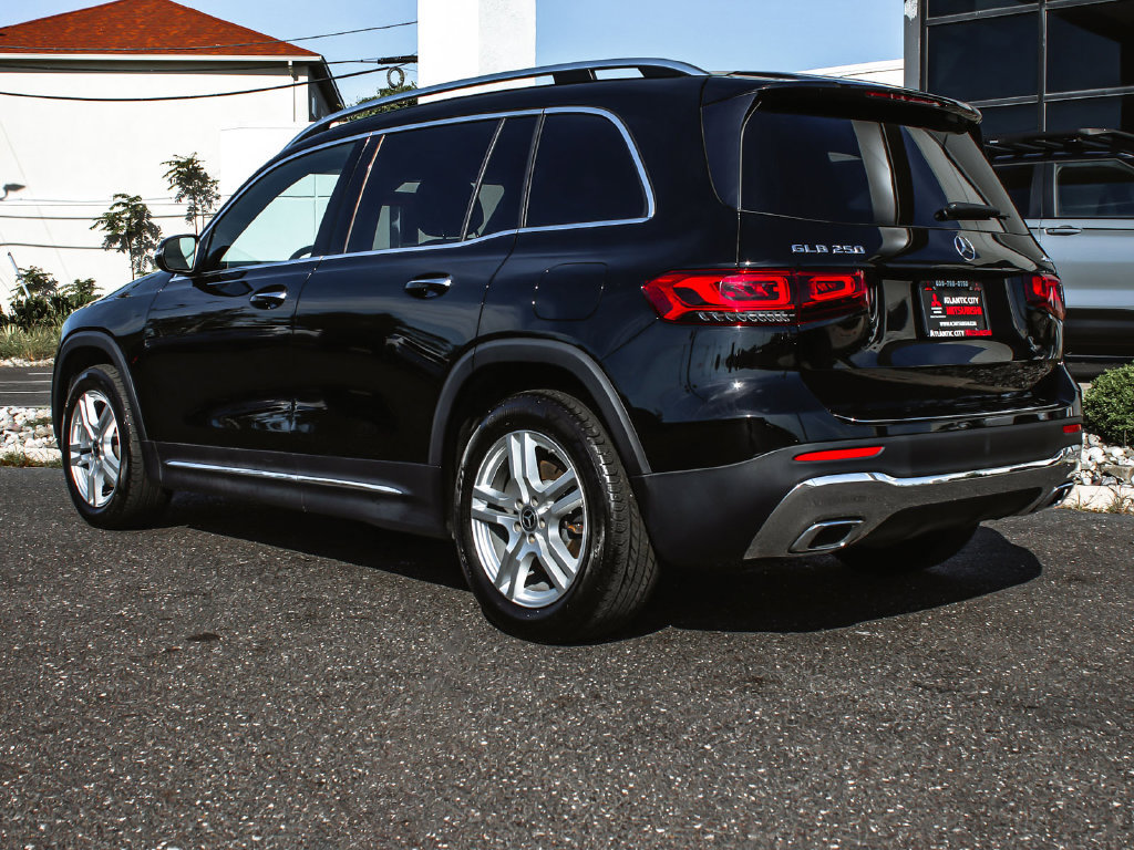 Used 2022 Mercedes-Benz GLB 250 4MATIC image 4