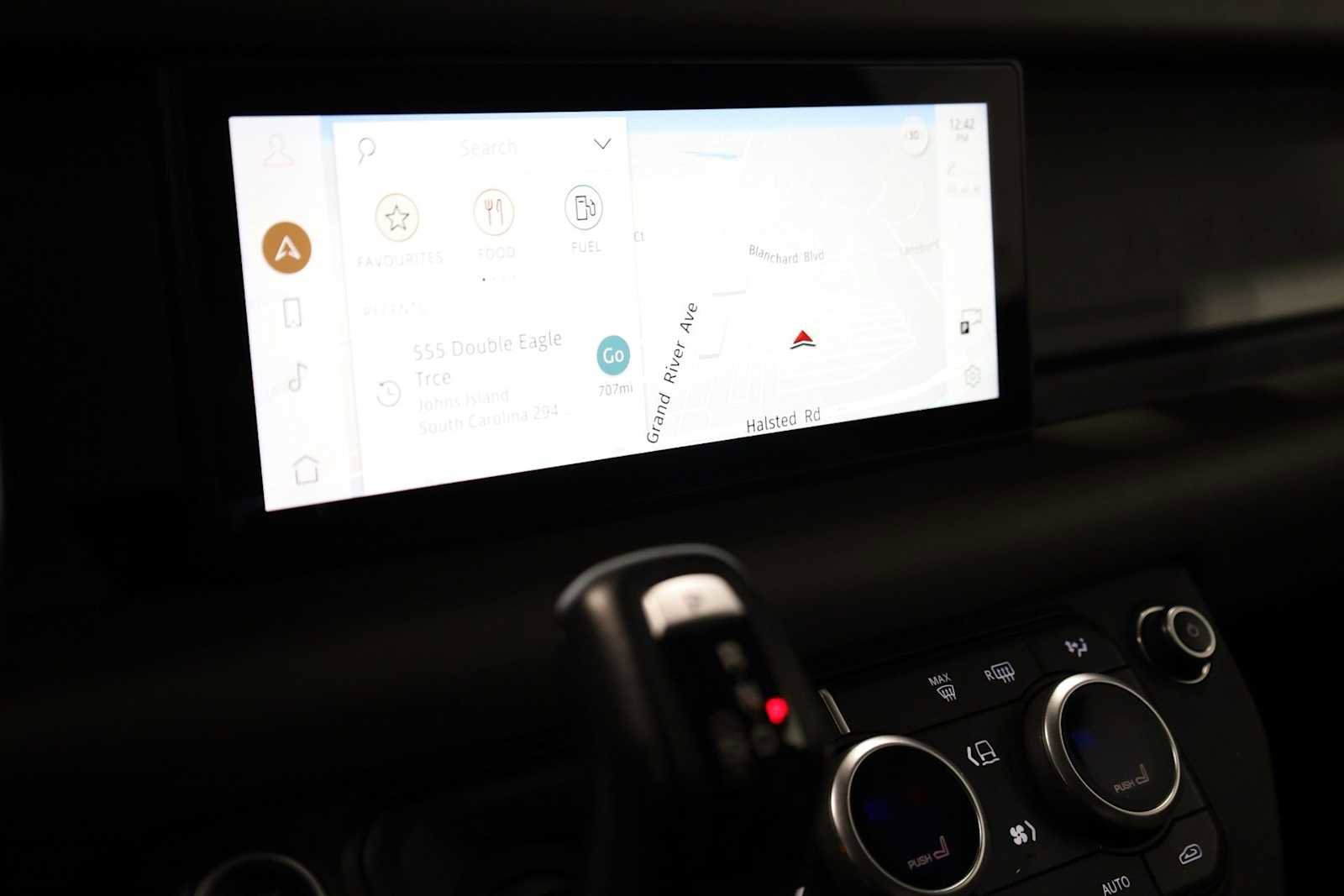 Used 2020 Land Rover Defender 110 SE image 31