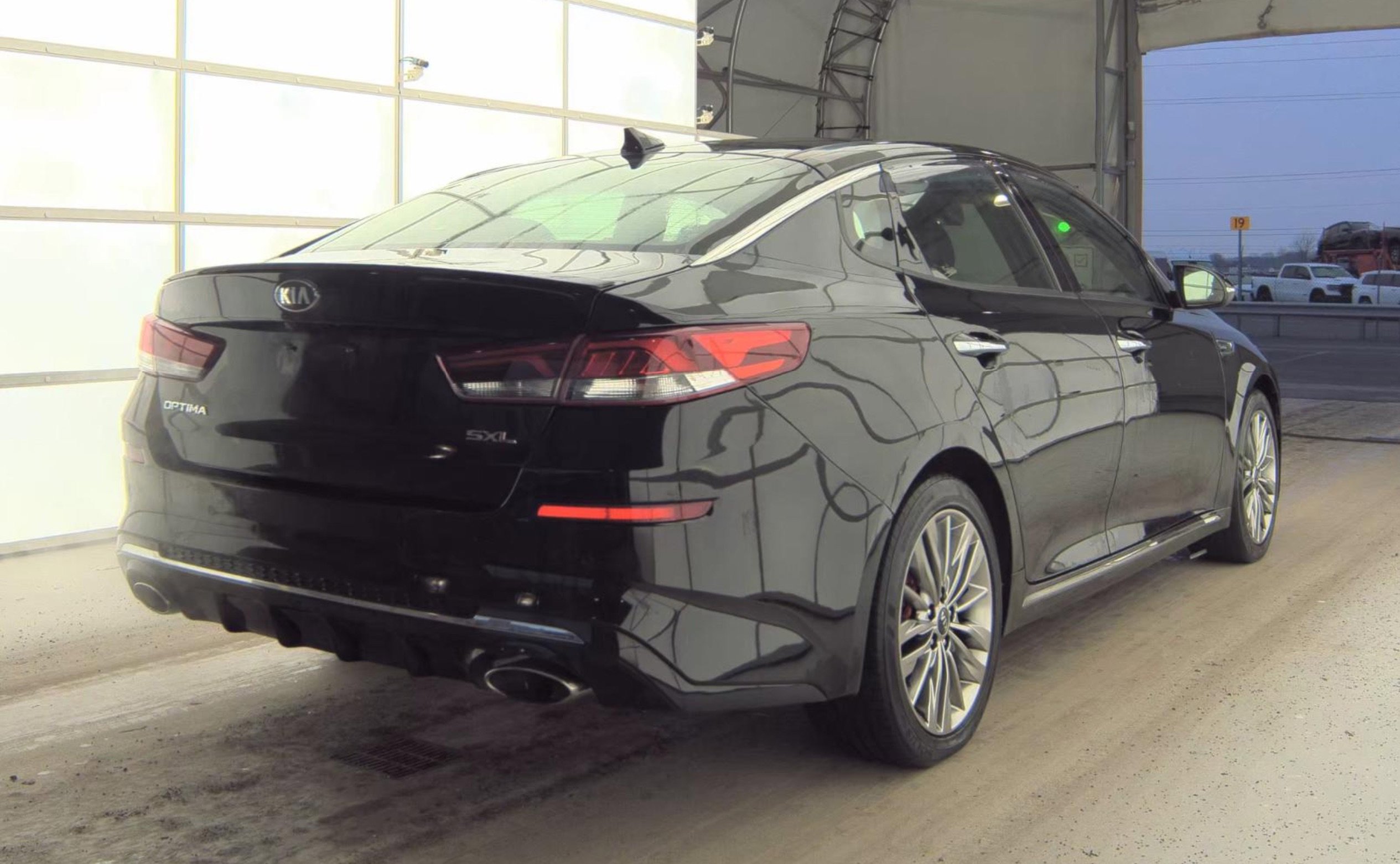Used 2019 Kia Optima SX w/ SX Limited (Black) Package image 4