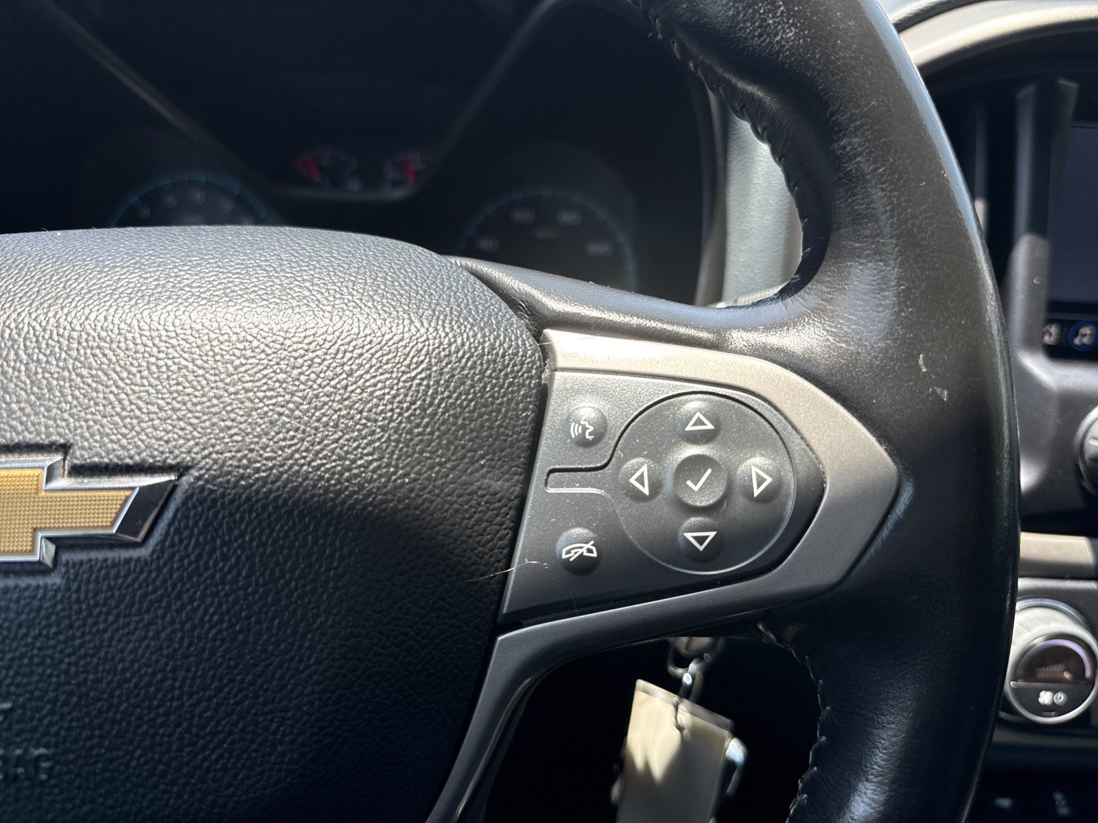 Used 2022 Chevrolet Colorado Z71 AWD/4WD image 23