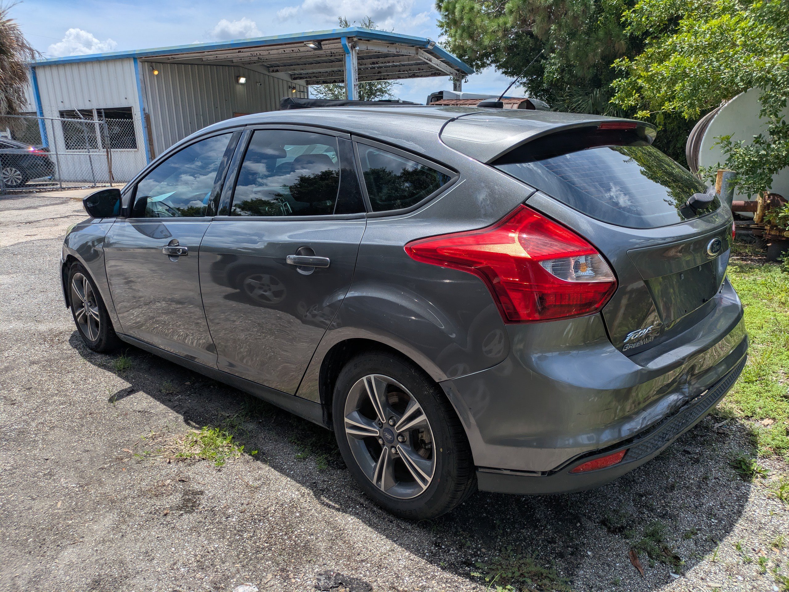 Used 2014 Ford Focus SE w/ SE Sport Package FWD image 5