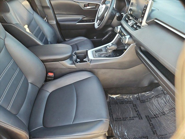 Used 2021 Toyota RAV4 XLE Premium FWD image 28