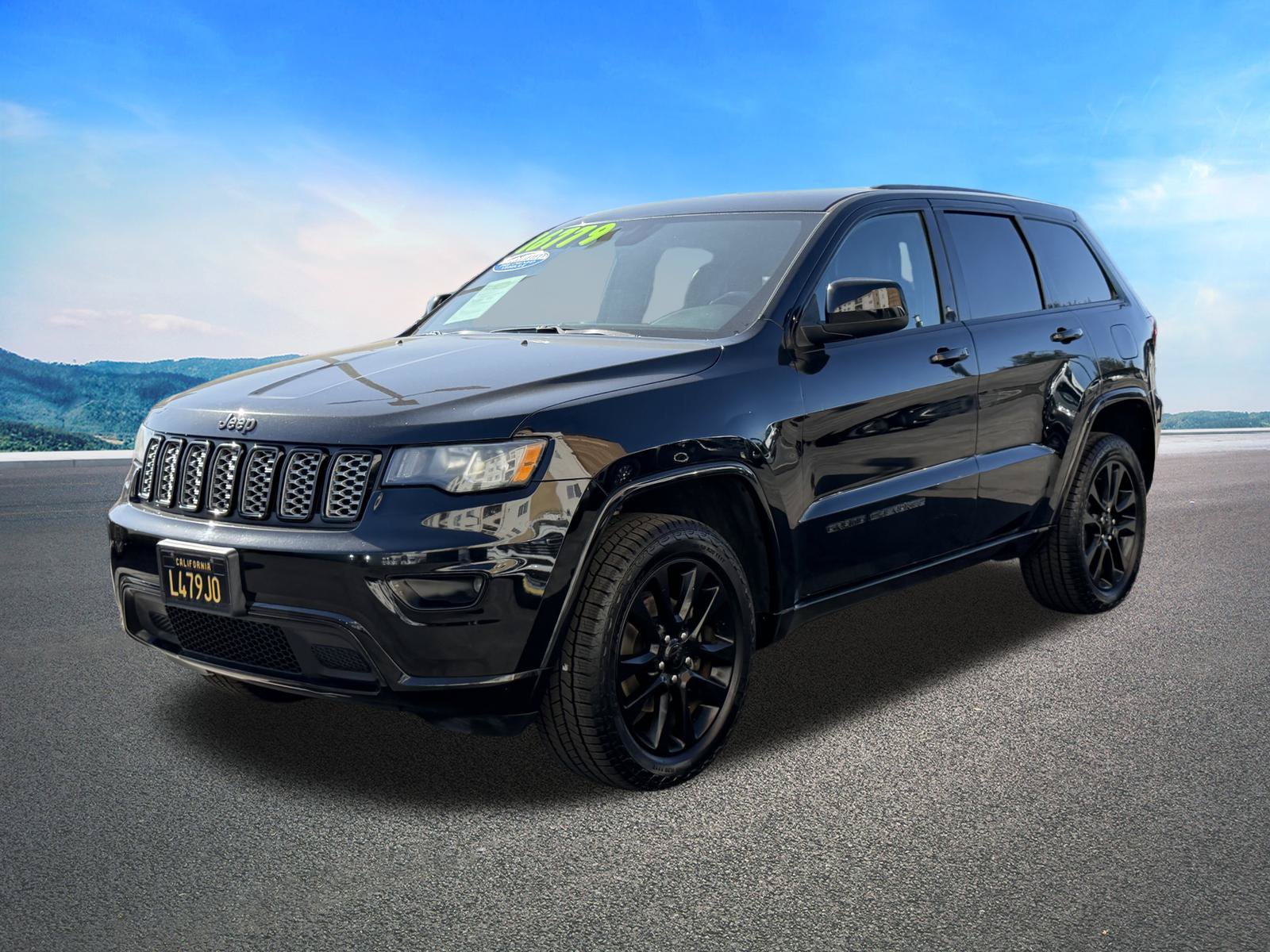 Used 2018 Jeep Grand Cherokee Altitude AWD/4WD image 4