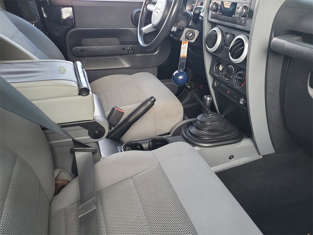 Used 2008 Jeep Wrangler Sahara w/ Dual Top Group image 18