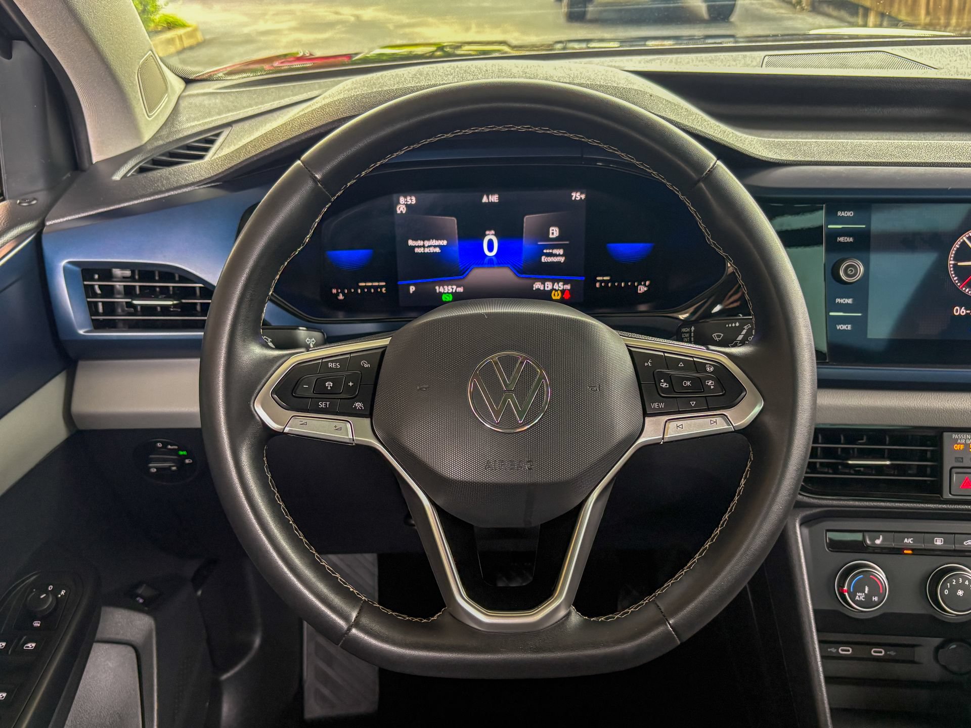 Used 2022 Volkswagen Taos SE FWD image 30