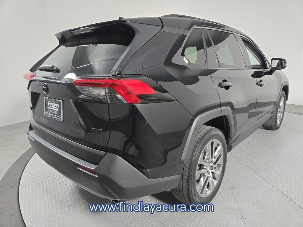Used 2019 Toyota RAV4 XLE Premium w/ Carpet Mat Package image 7