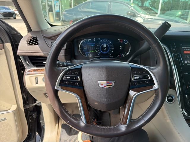 Used 2017 Cadillac Escalade Premium Luxury AWD/4WD image 7