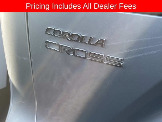 Used 2025 Toyota Corolla Cross XLE FWD image 6
