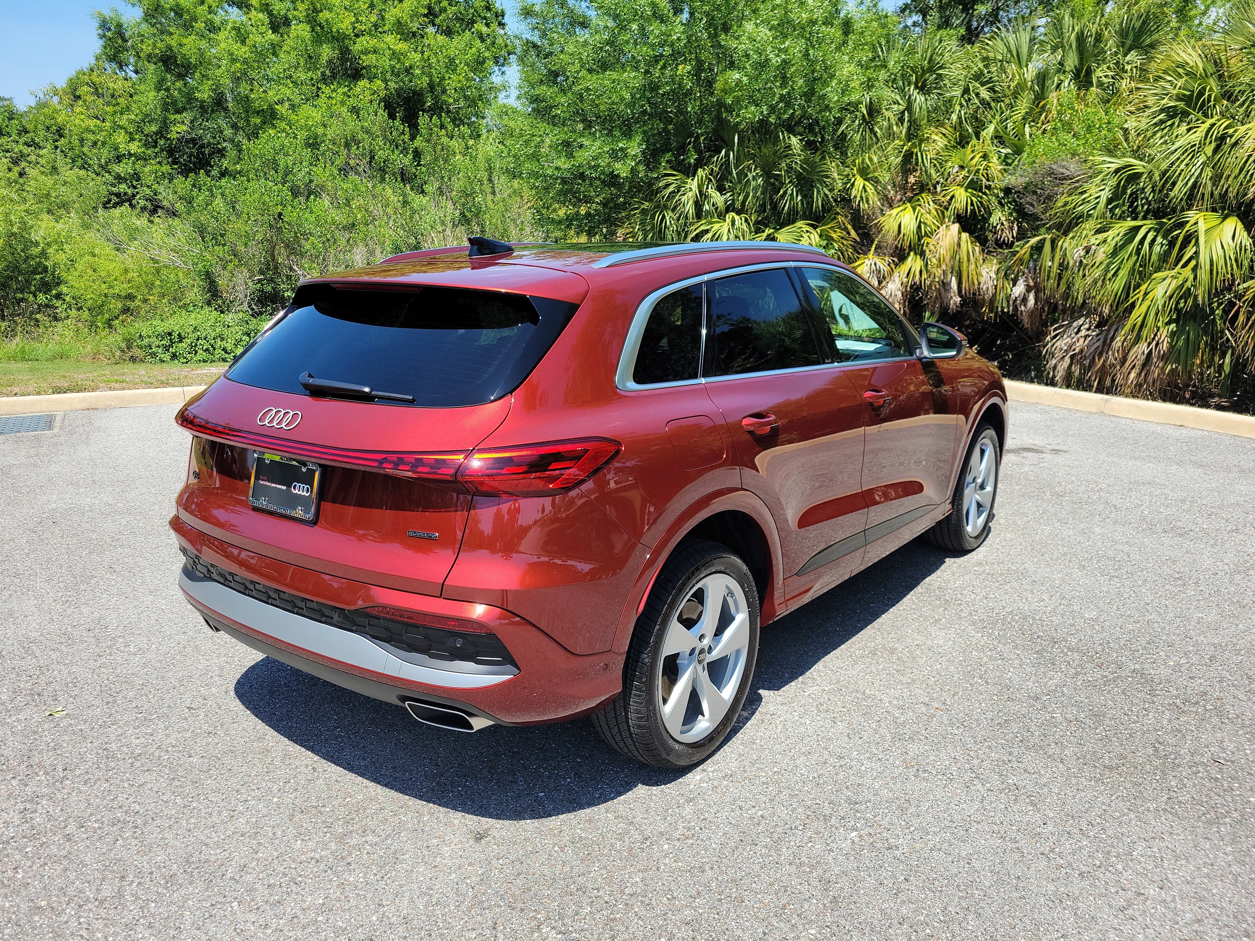 Used 2025 Audi Q5 Premium Plus w/ Premium Plus image 4