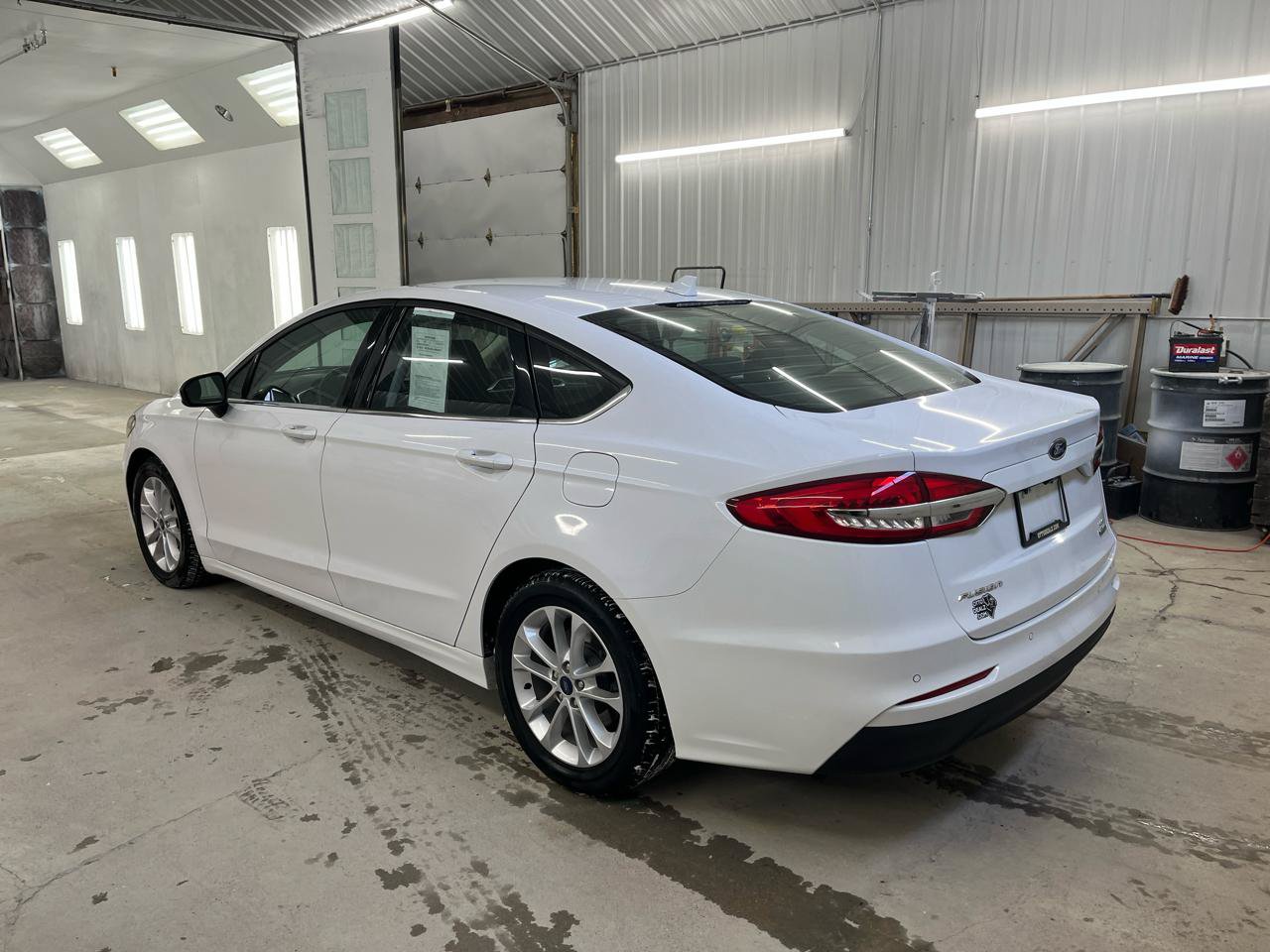 Used 2020 Ford Fusion SE FWD image 3