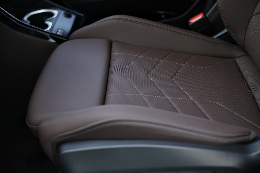 Used 2025 BMW X1 xDrive28i w/ Technology Package image 23