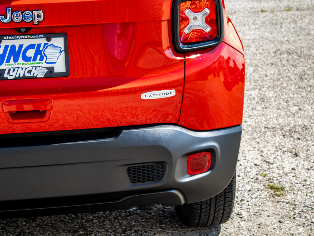 Used 2020 Jeep Renegade Latitude w/ Cold Weather Group AWD/4WD image 15