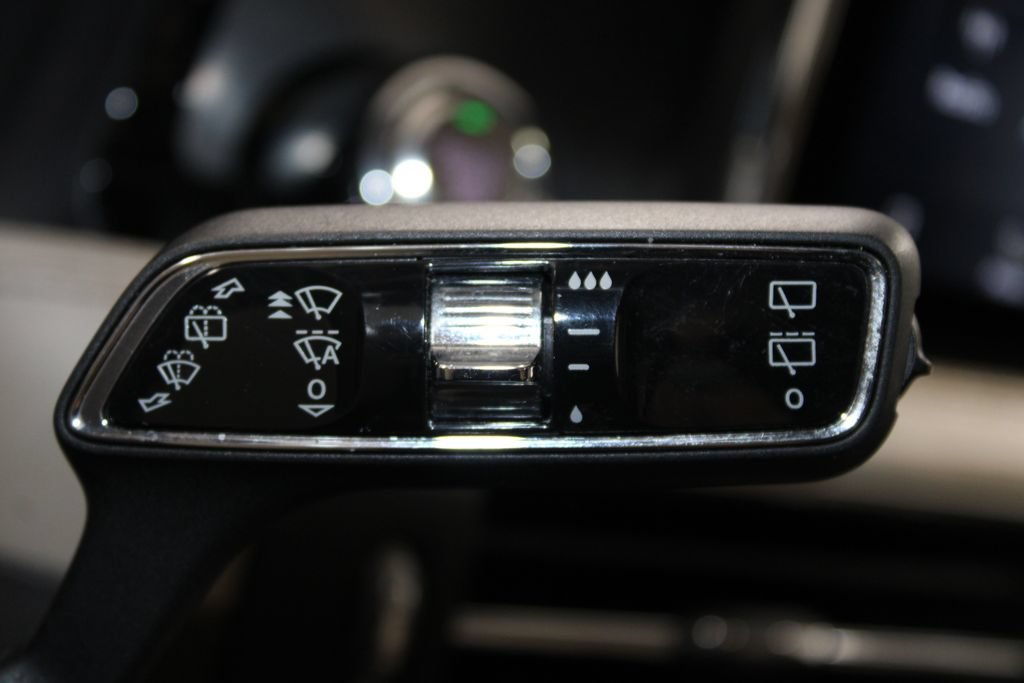 Used 2021 Lincoln Corsair AWD w/ Premium Package image 40