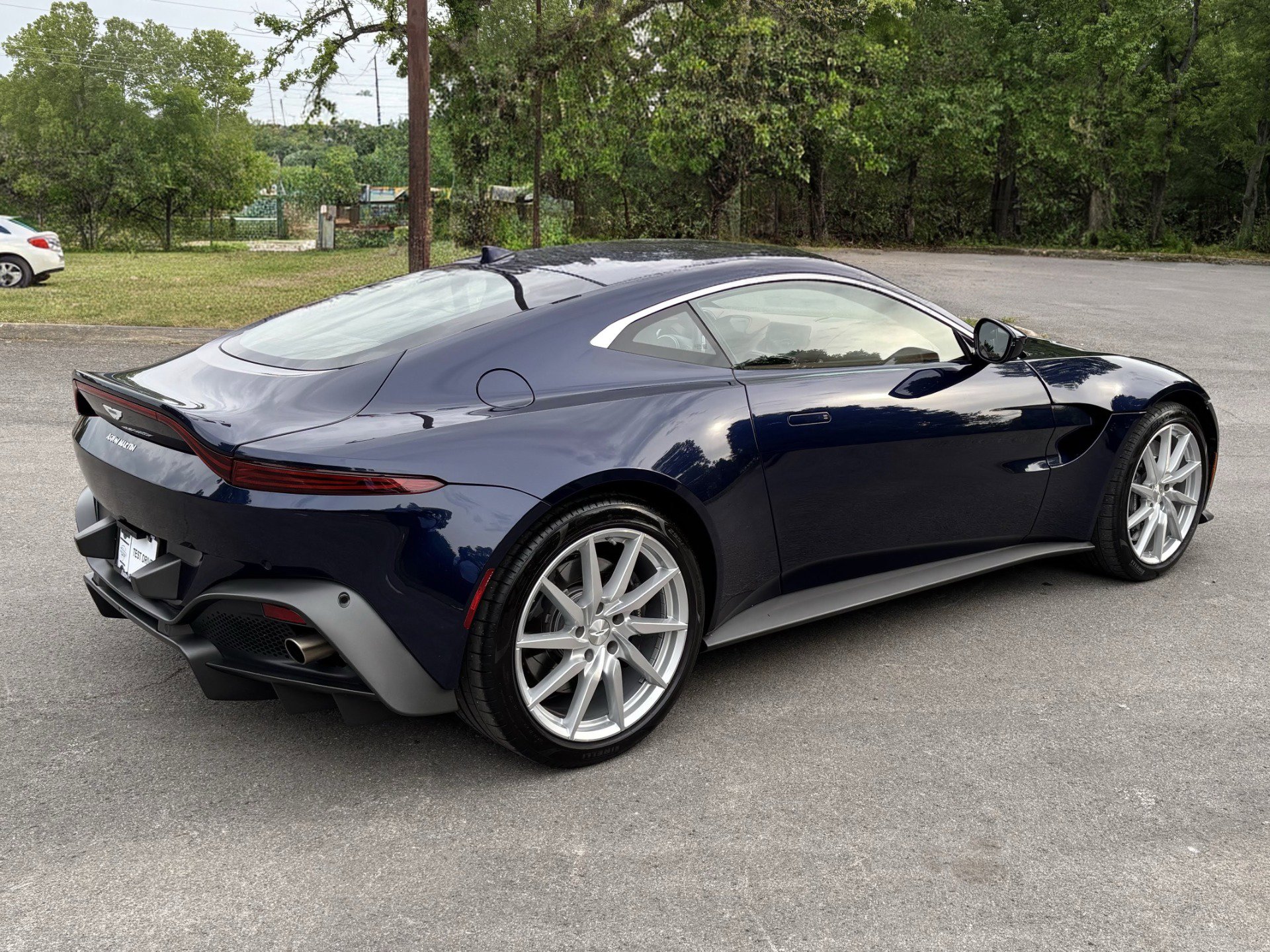 Used 2020 Aston Martin V8 Vantage Coupe RWD image 3