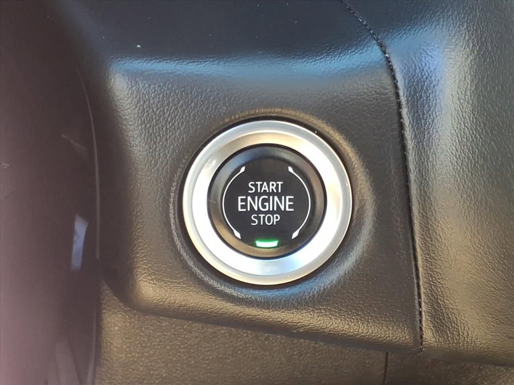 Used 2024 GMC Yukon SLT image 25