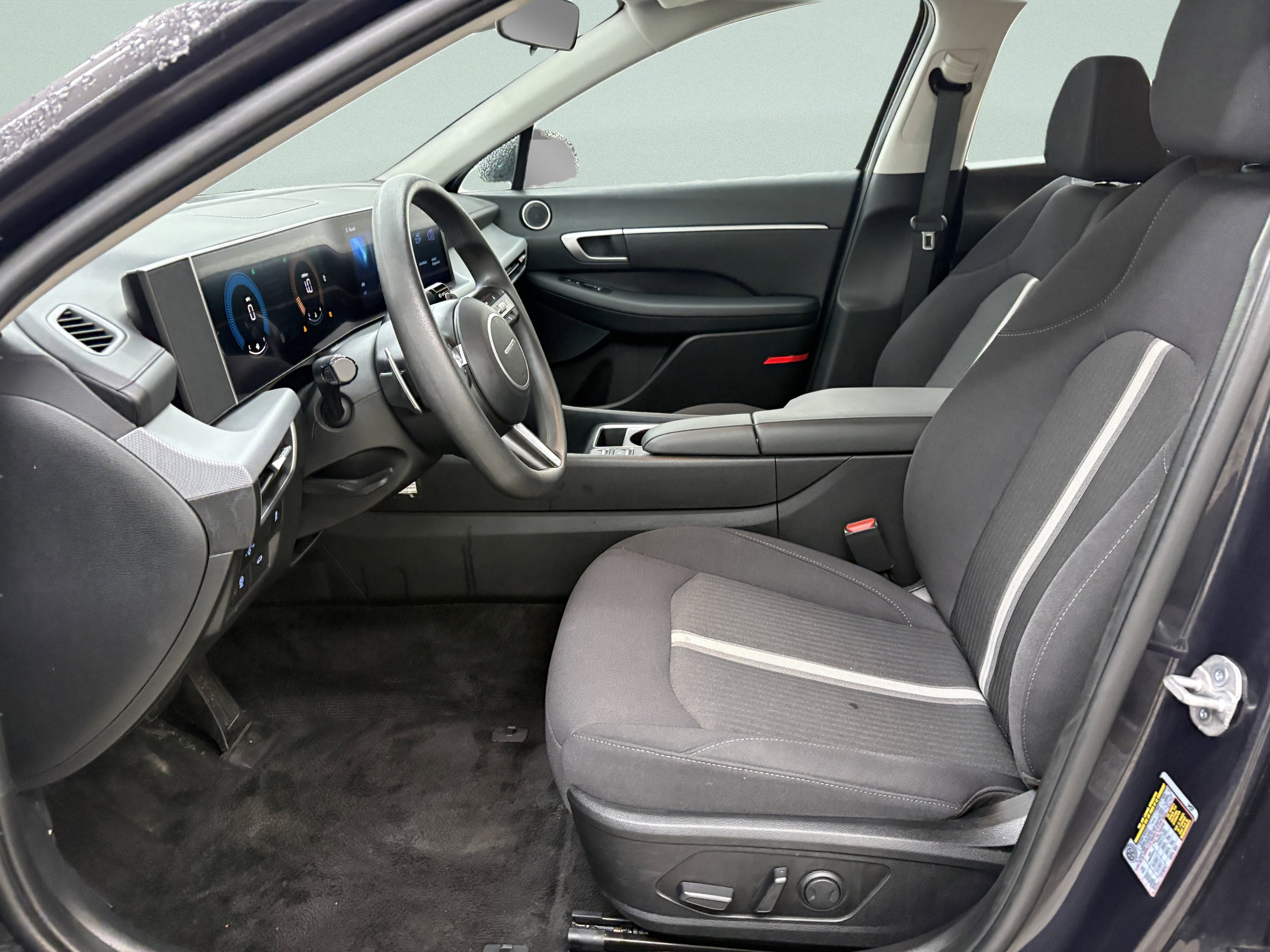 Used 2025 Hyundai Sonata SEL FWD image 11