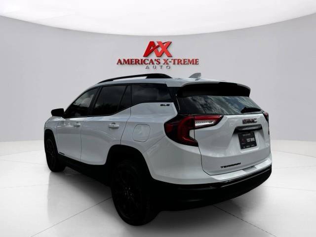 Used 2022 GMC Terrain SLE w/ Driver Convenience Package FWD image 4