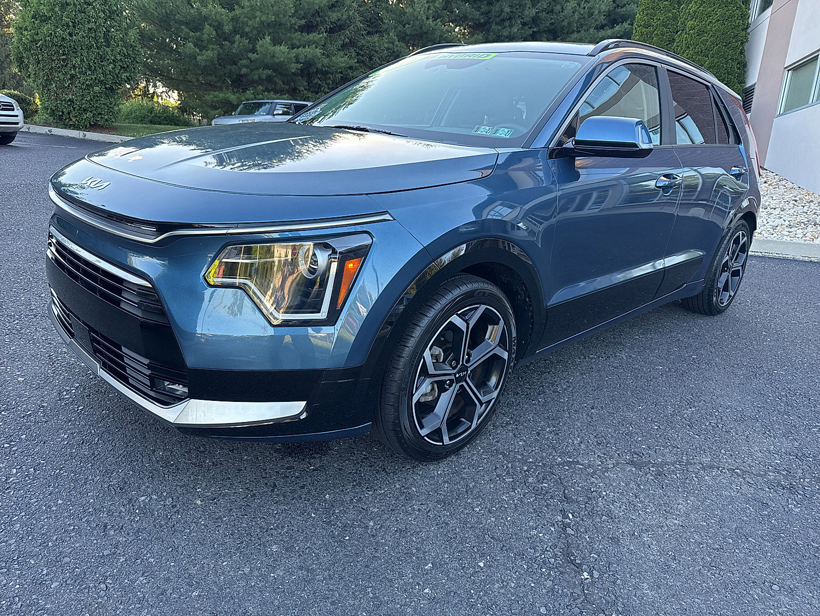 Used 2023 Kia Niro EX Touring FWD image 13