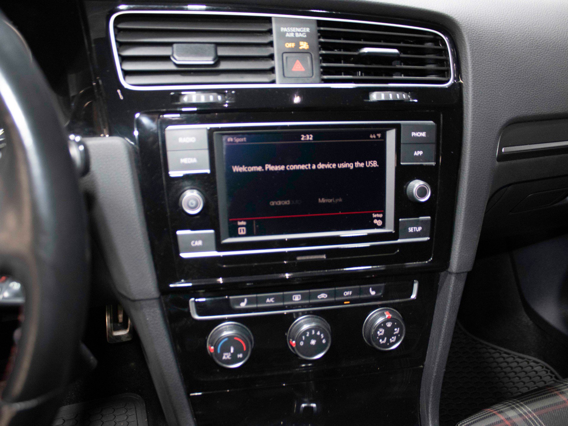 Used 2019 Volkswagen Golf 4-Door FWD image 37