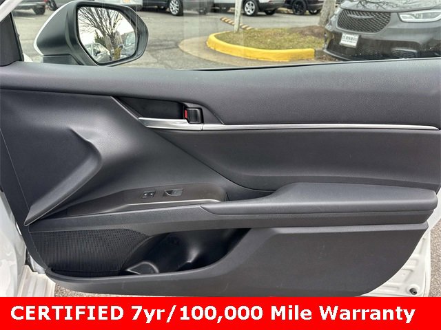 Used 2024 Toyota Camry SE image 8