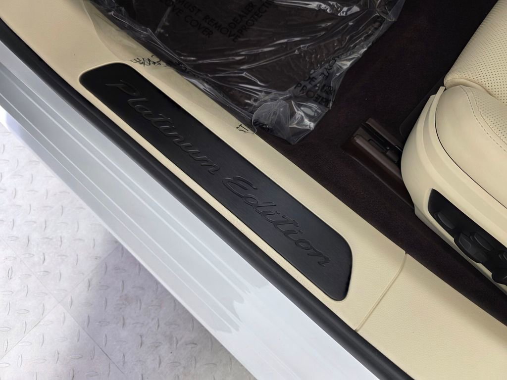 Used 2023 Porsche Panamera image 14