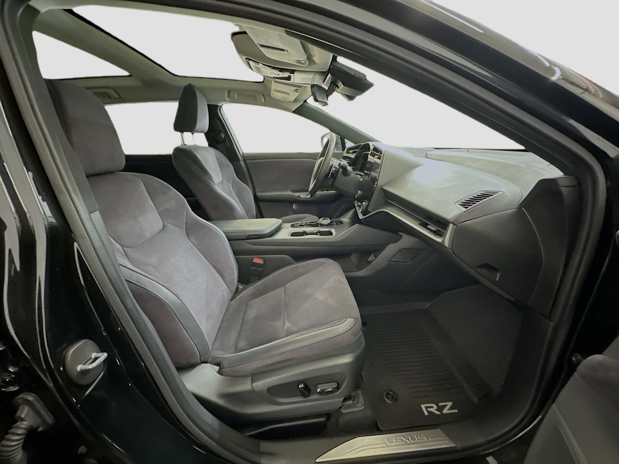 Used 2023 Lexus RZ 450e Premium w/ Accessory Package (2T) image 34