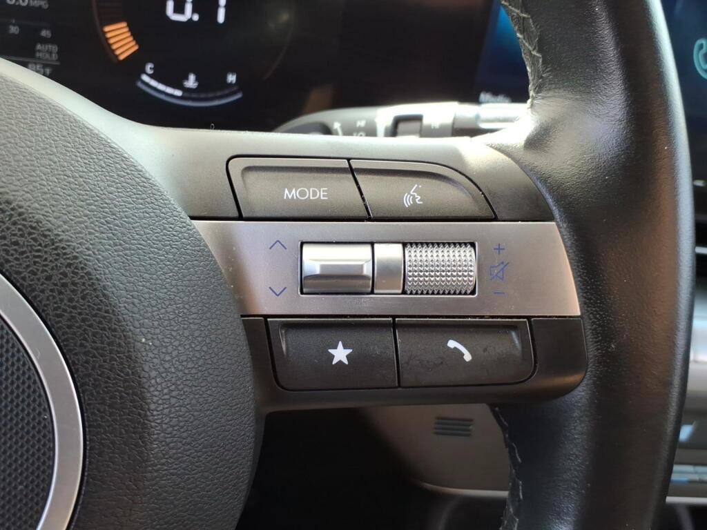 Used 2024 Hyundai Kona SEL AWD/4WD image 18