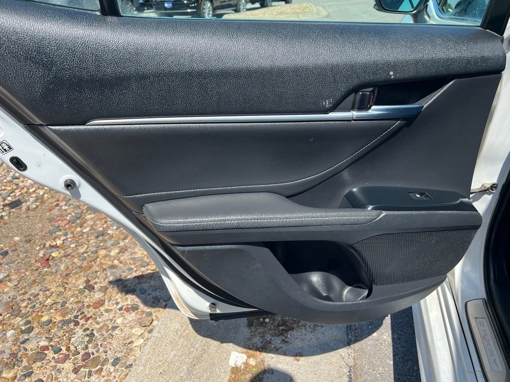 Used 2018 Toyota Camry XSE FWD image 18